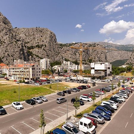 Green 'N Grey Omiš Esterno foto