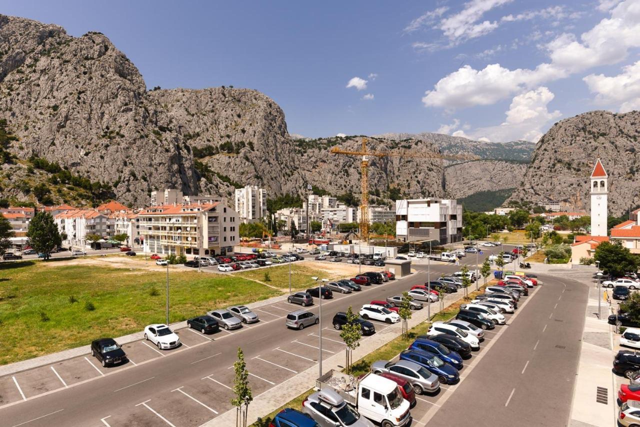 Green 'N Grey Omiš Esterno foto