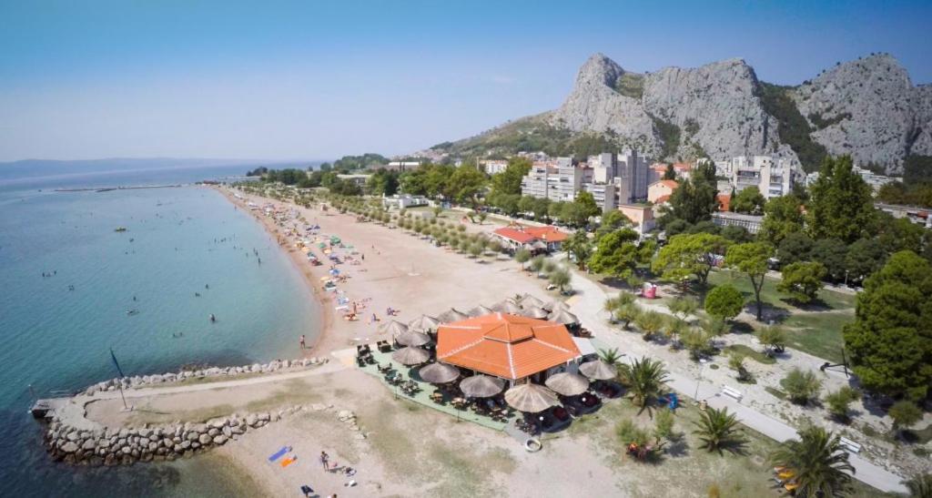 Green 'N Grey Omiš Esterno foto