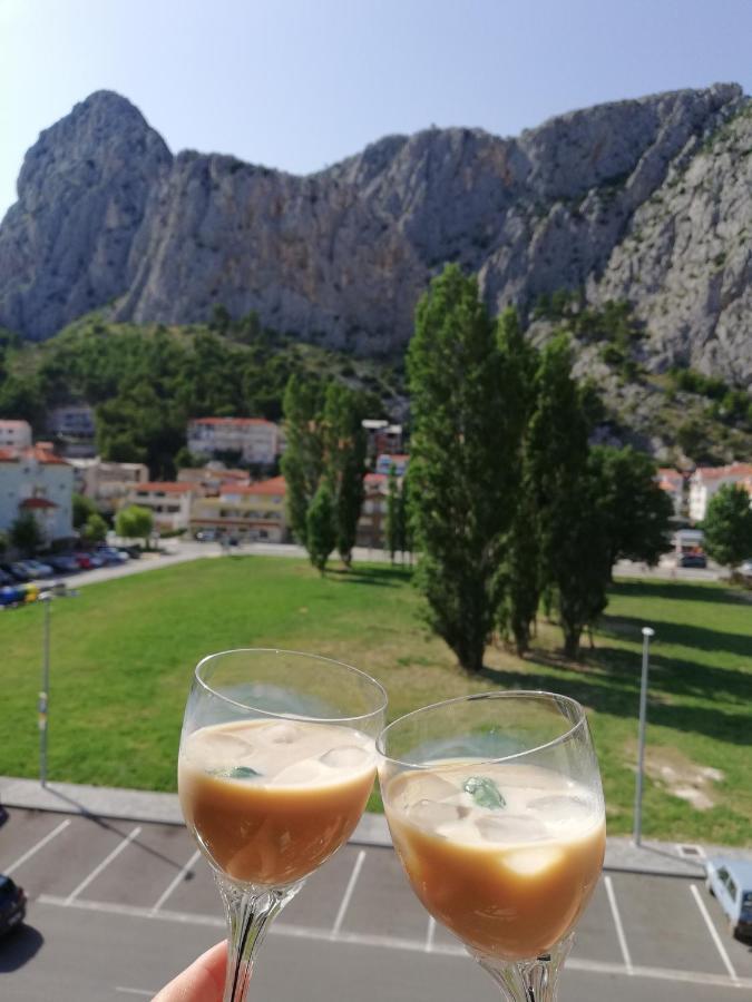 Green 'N Grey Omiš Esterno foto